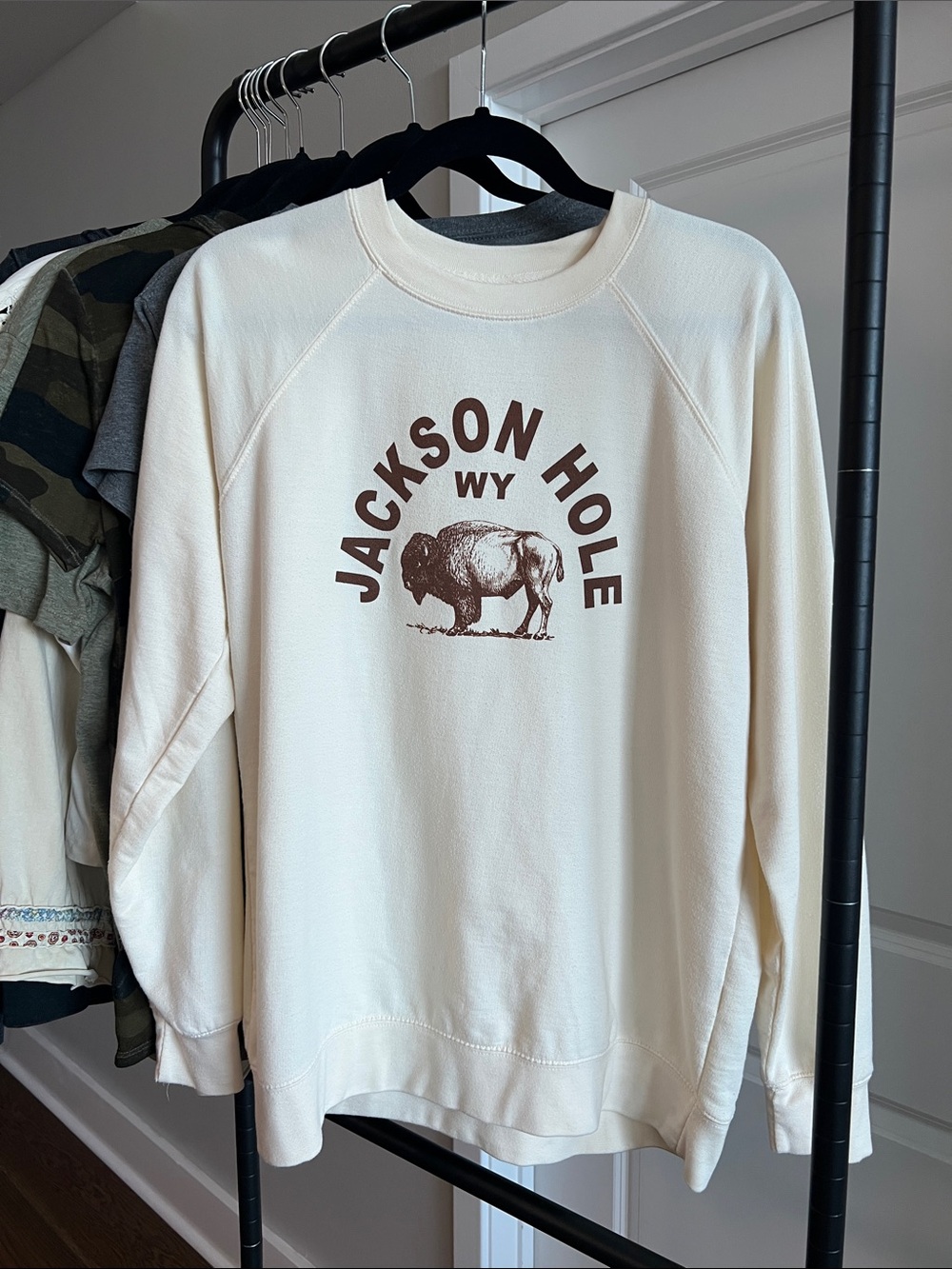 Jackson Hole Wyoming Buffalo raglan Sweatshirt Top size Medium